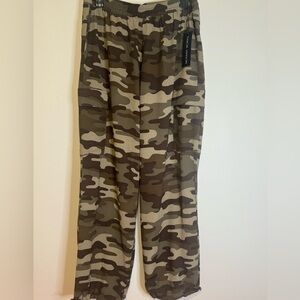 Modern Works Camo Cargo Pants Size Large